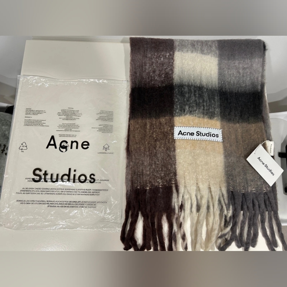 Acne Studios Scarf - Picture 2 of 5